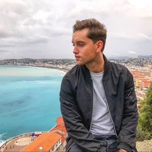 Meet your Posher, Justin